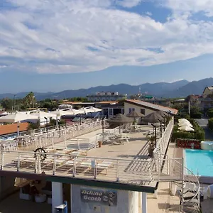 Delfino , Marina Di Carrara Italia